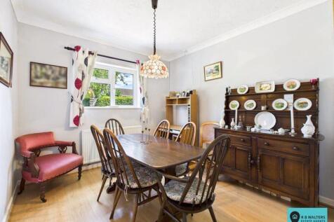 Bedroom/Dining Room