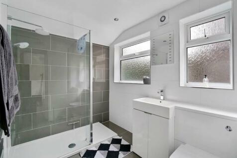 Bathroom Adelaide Road.jpg
