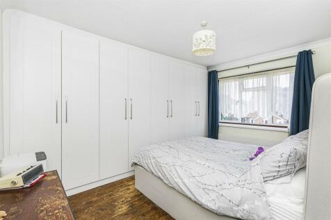 Coolgardie Road Bedroom 1.jpg