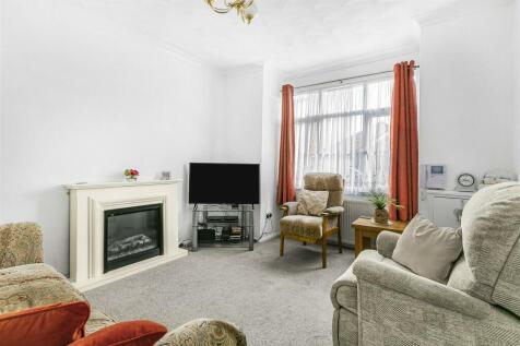 Living Room Cambridge Road.JPG
