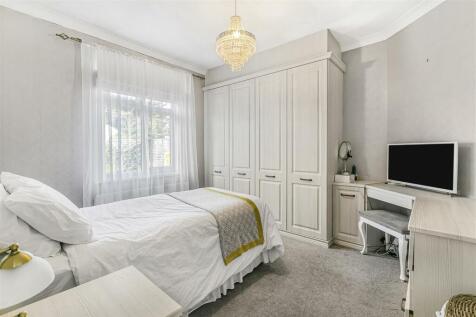 Bedroom 1Cambridge Road.JPG