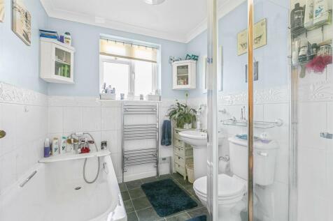 Avondale Road - Bathroom.jpg