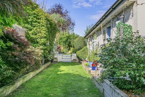 Avondale Road - Garden.jpg