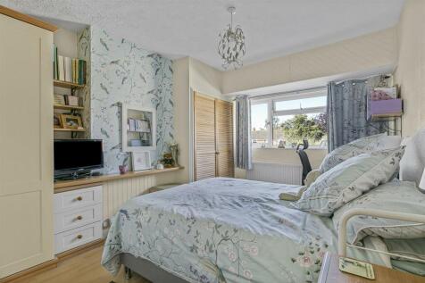 Avondale Road - Master Bedroom.jpg