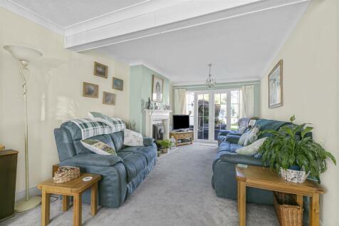 Avondale Road - Living 2.jpg