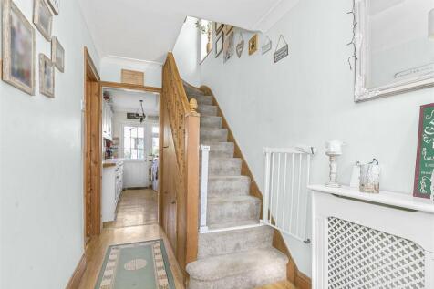 Avondale Road - Entrance Hall.jpg