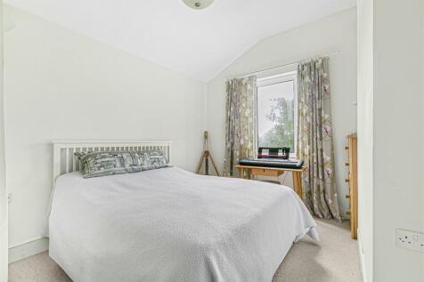 Bedroom Stanwell Road.jpg