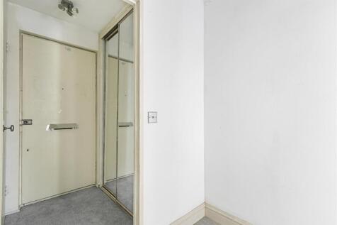 Kitchen Clifton Court Hallway.JPG