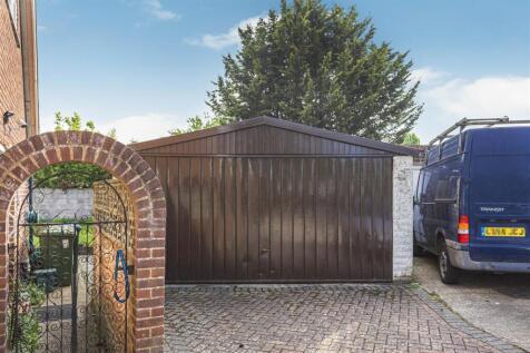 Anglesey Garage.JPG
