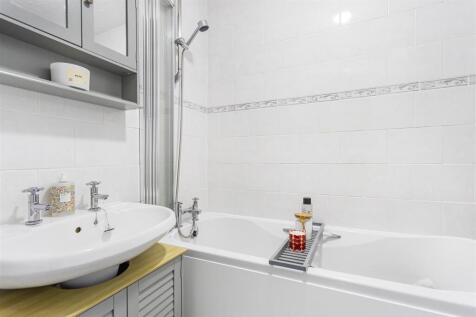 Bathroom Angle Langridge Mews.JPG
