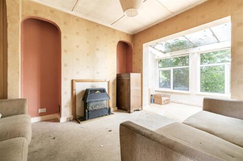 Parkfield Road Living2.JPG