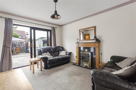Living Room Bedfont Green Close.jpg