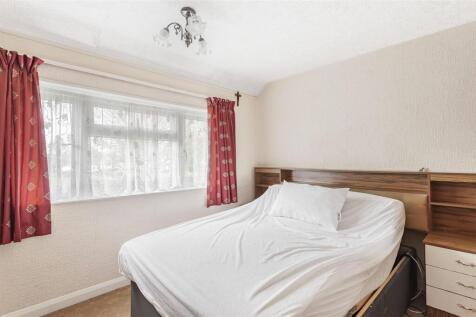 Ruggles Brise Bedroom.jpg