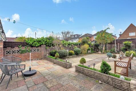 Ripston Way Bedroom Garden.jpg