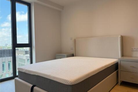 623_Bedroom 2-21.jpg