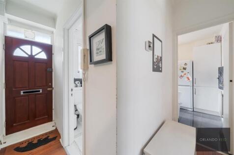 33 Morant House SW9 9AA-5.jpg