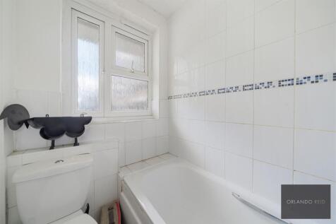 33 Morant House SW9 9AA-2.jpg