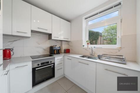 30 Cubitt Terrace SW4 6AR-2.jpg