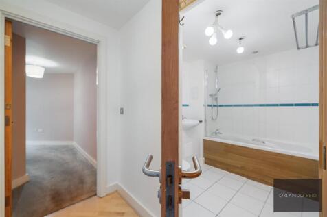 Flat 3, 376 Clapham Road SW9 9AR-7.jpg