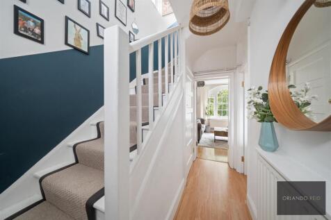 12A Mordaunt House SW8 2AL-12.jpg