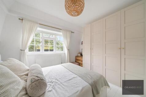12A Mordaunt House SW8 2AL-7.jpg