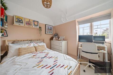 12A Mordaunt House SW8 2AL-8.jpg