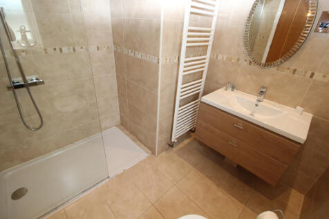 ensuite master bedroom
