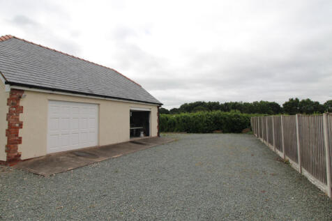 garage&amp; games room