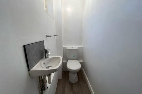 Cloakroom/wc
