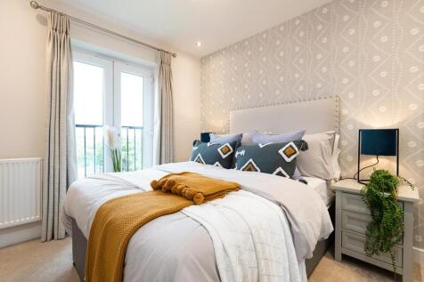 Second double bedroom with views over the garden