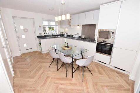 Kitchen / Dining