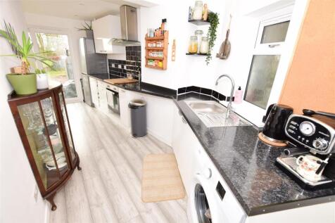 Kitchen / Dining