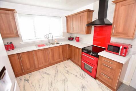 Kitchen / Dining