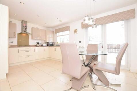 Kitchen / Dining