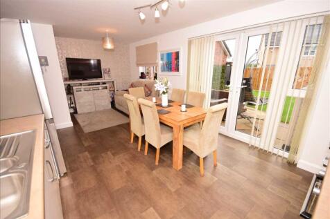 Kitchen / Dining