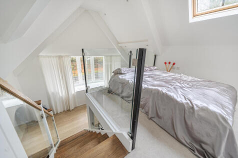 1376412-16-691c7a...