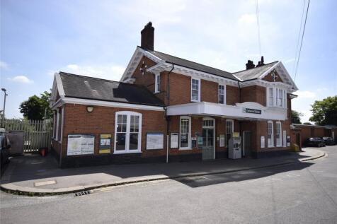 Earlswood Station