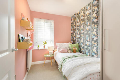 Single bedroom in the Maidstone 3 bedroom home