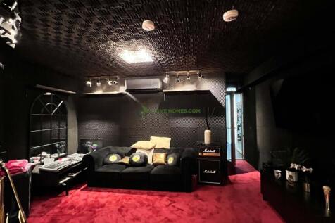 Property Image 100