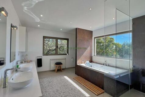 Property Image 109