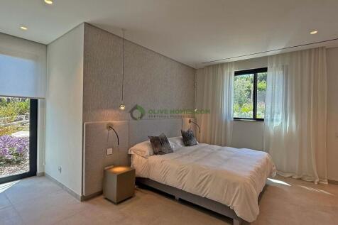 Property Image 100
