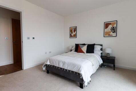 Colindale(2)-2021...