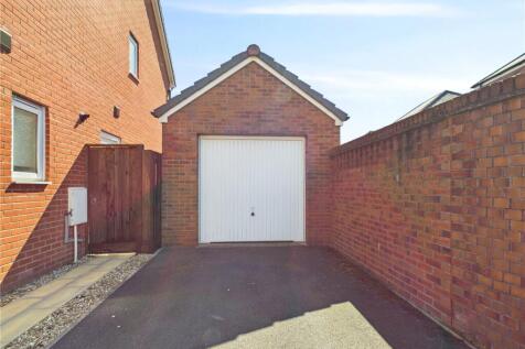 Driveway/Garage