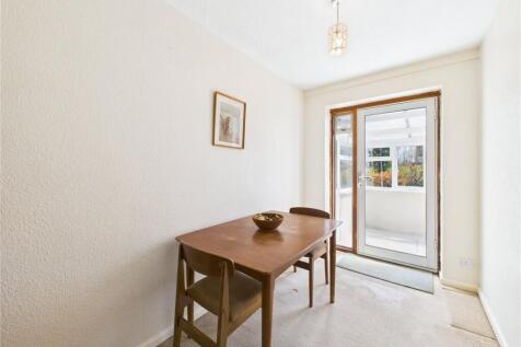 Dining/Bedroom