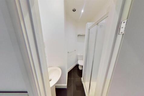 Gains-Road-Room-1-ensuite.jpg
