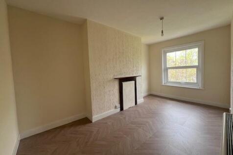 F5, 6VR Bedroom.jpg