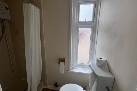 F5,6VR Bathroom.jpg