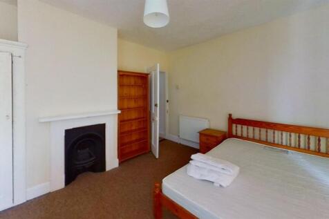 9-Percy-Road-Bedroom.jpg