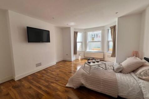 Bedroom.jpg
