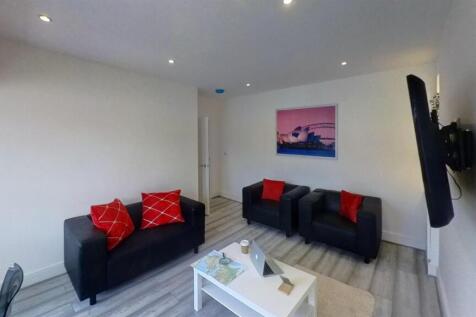Top-Floor-Flat-32-Nightingale-Living-Room 1.jpg